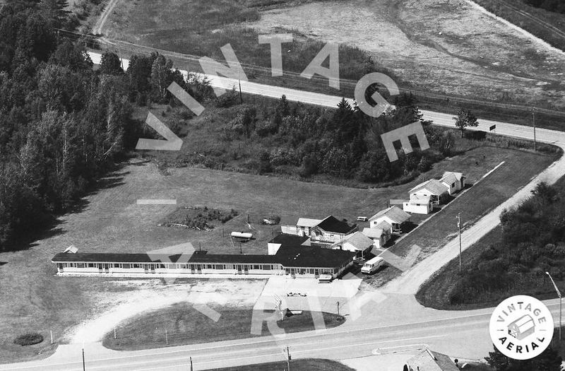 Hugos Motel and Cabins - 1992 Aerial Photo